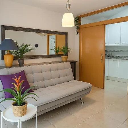 Apartment A 50 Metros De La Playa. *